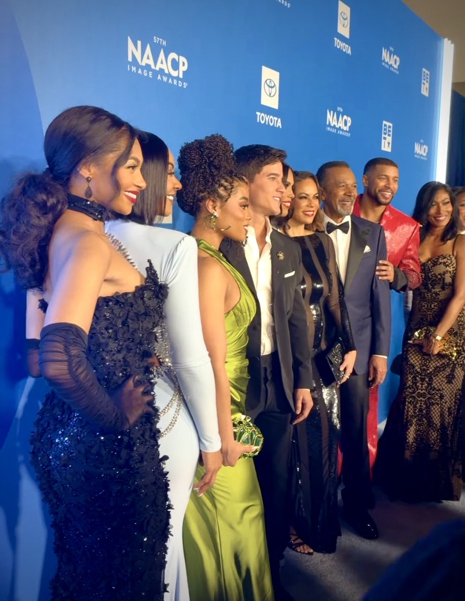 mike_manning_'s tweet photo. A few more shots from a magical weekend. I’m so grateful I get to share space w/ this group. ✨

#BeyondTheGates #NAACP #NAACPImageAwards https://t.co/KIdwaFN3EY