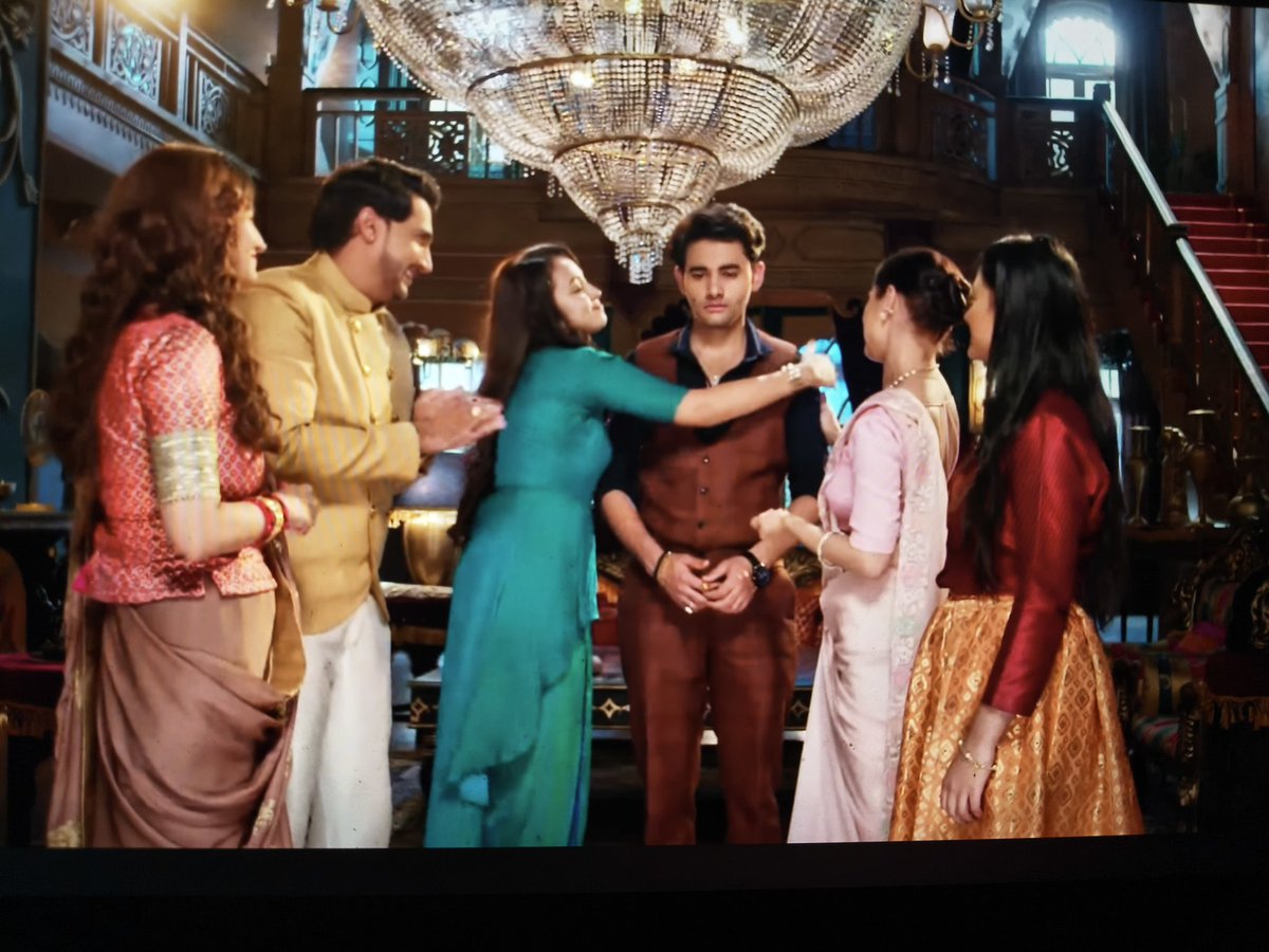 yaaar idk but I really feel bad for him at times, he lost his parents (mom, dad ka pata nahi kya hai) and mohini took care of him toh uske taraf obliged hogaya and now she uses him and manipulates him apne hisaab se... he is literally surrounded by all the wrong people

#rimjhim