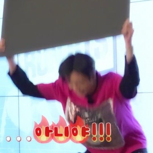 RAPIDO QUE CANCIÓN ELIGEN 
YO PIDO BODY TO BODY 😘🫵🏻