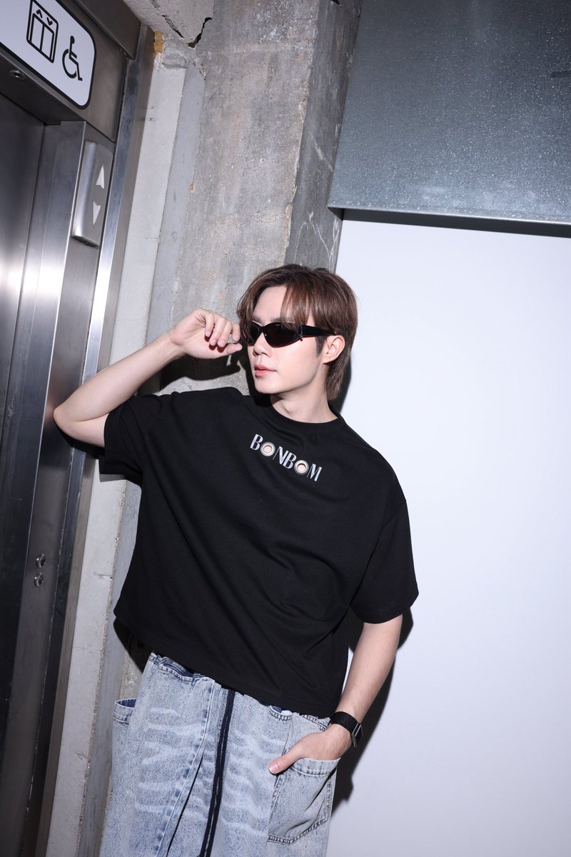 Hello_asian's tweet photo. นับถอยหลัง !!! ซี พฤกษ์ คนเท่ กำลังเตรียมตัวแล้ว สำหรับคืนนี้ 
CONCEPT KOREA RE RHEE / BONBOM PARIS FASHION WEEK FW26. 

แฟนๆ ไม่ต้องหลับต้องนอน กันแล้ว เตรียมตาค้างรอชมลุคสุดเท่ ด้วยกัน
ZEEPRUK ON THE PARIS RUNWAY
#ConceptKoreaxZeePruk
#PFW2026 #컨셉코리아 
#ConceptKorea https://t.co/jEoPOiyBiQ