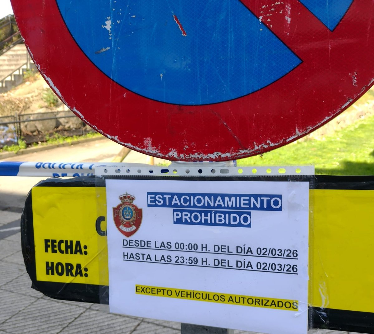 Las consecuencias de un modelo de ciudad del siglo pasado. 
Malestar en el vecindario de Ventanielles al ser relegados de los aparcamientos de su barrio.
Constantemente nos encontramos a merced de los eventos del Palacio de los Deportes. Esta vez desalojan toda la calle Río Cares