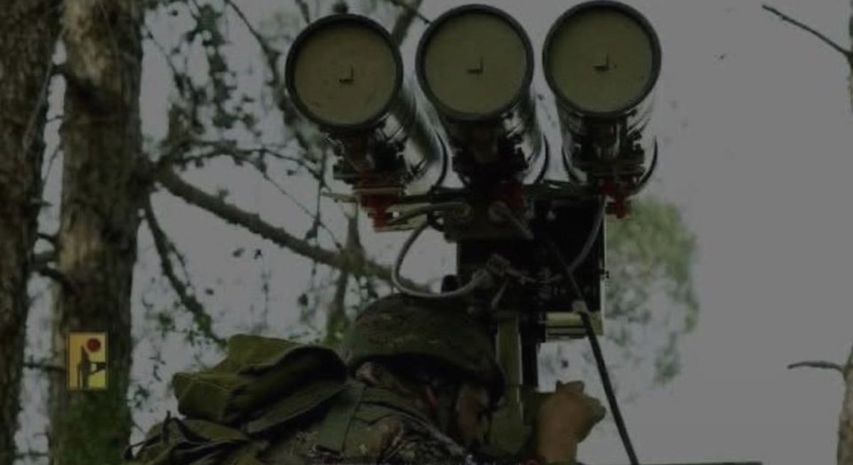 صائمين مرابطين مفجوعين بفقد سيّدهم والوليّ، مُلاحَقين، وقد تكالبت عليهم الأرض والوطن الذي يزودون عنه ويصنعون المعجزات
#كلنا_مقاومة 
#القائد_الأمة_شهيدًا #جنوب_لبنان

           الله الله على عظمة شباب حزب الله🔥