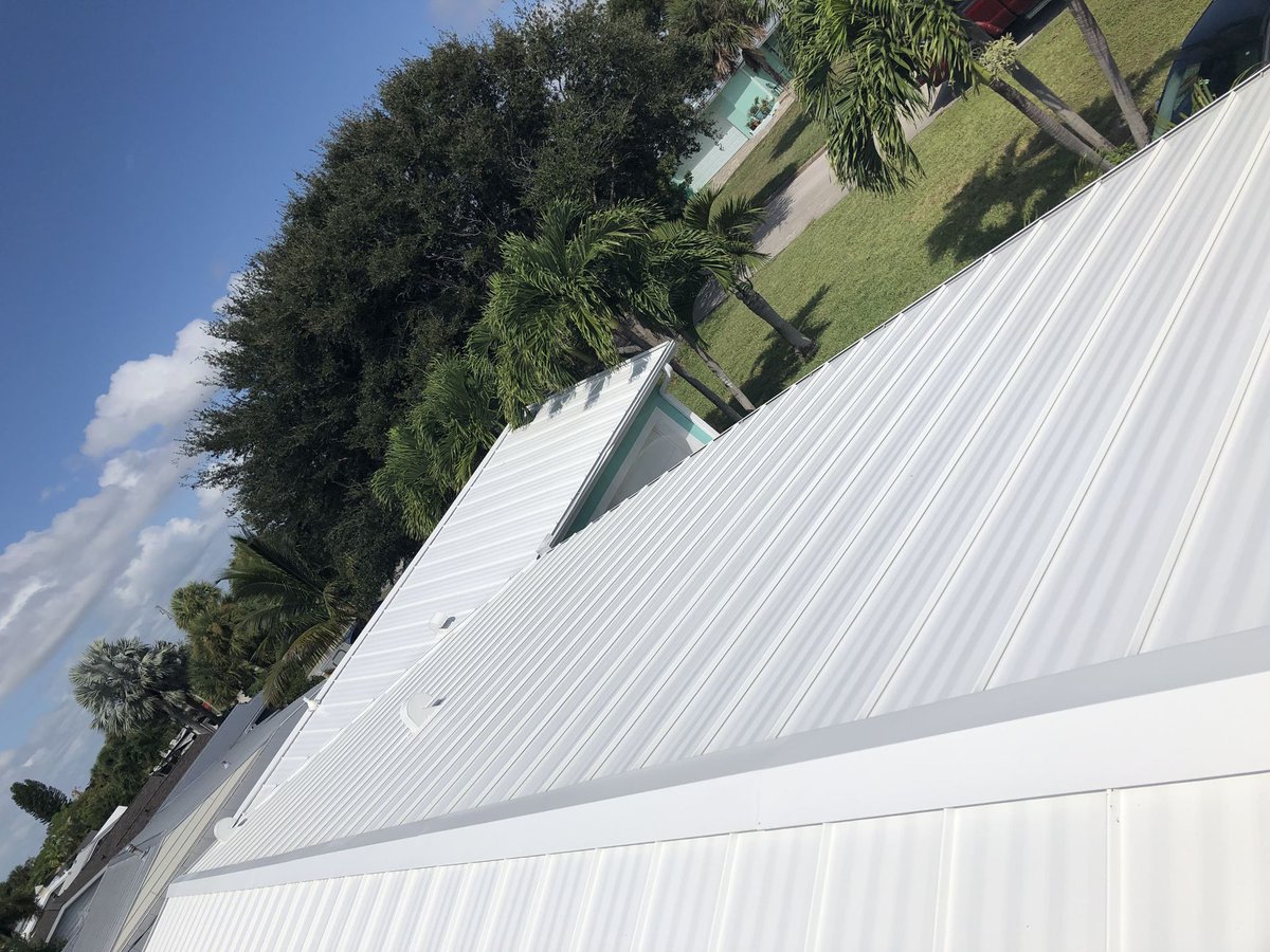 top_shield's tweet photo. Strong roofs start with dependable roofing services. Whether it's a repair or a complete installation, we'll make sure your roof is ready for the weather ahead. Let's get started today!
#RoofingServices
https://t.co/WLQh82SQod https://t.co/kc6Kirzlwx