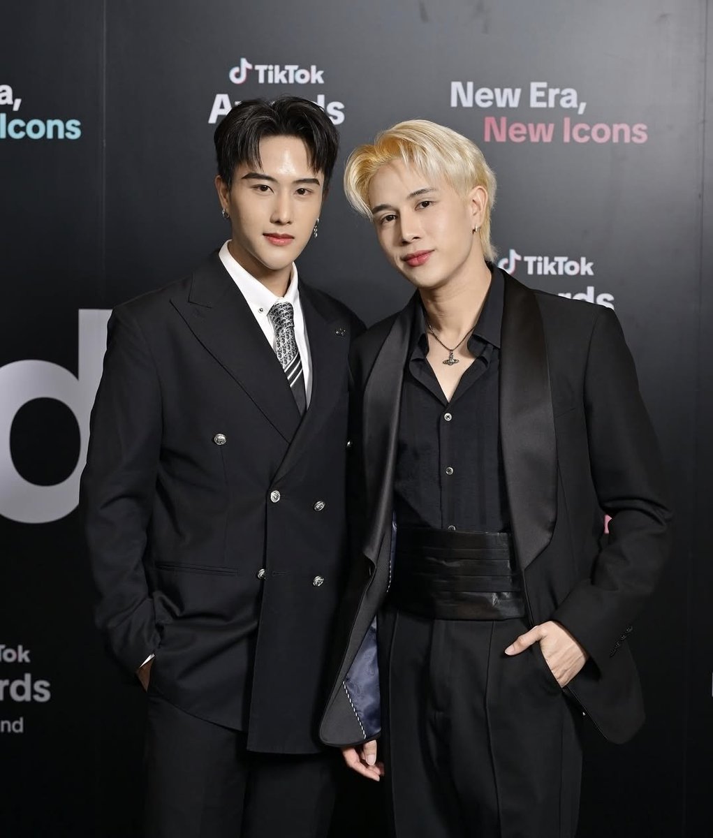 love_for_bl_it's tweet photo. ⬛ EKKAPOP PAN PLAI ⬛
🇬🇧 Today these 3 artists ended their conntracts with 9naa Production and the ship Ekkapop Pan decided to follow their paths separately. Wish them the best!! ✨
#EkkapopPan #Ekkapoppp #Pan_Jirachot #Plai_Chattrin https://t.co/PdgFBH3cSe