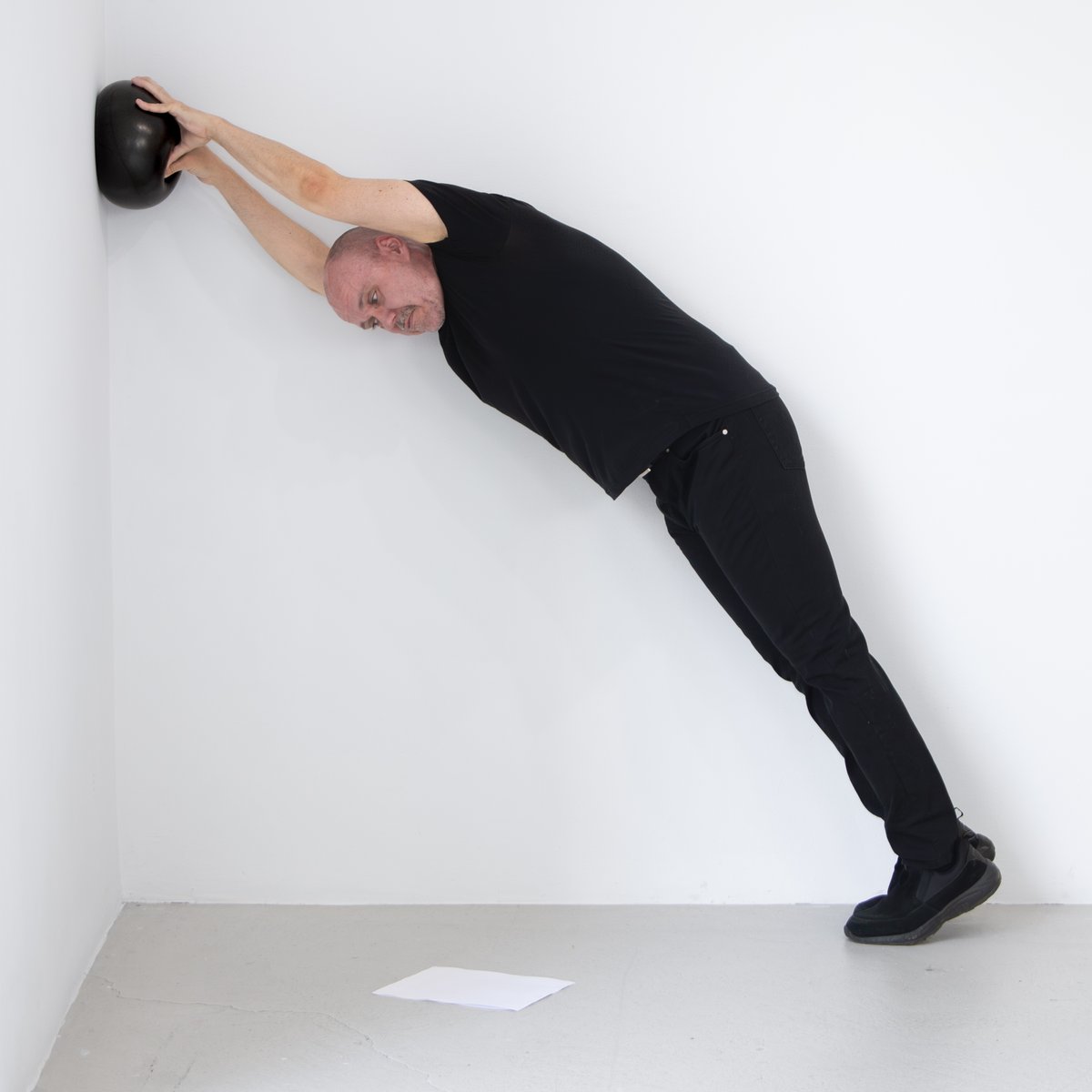 @STEVEGIASSON

#INVISIBLEPERFORMANCE NO. 271
PERFORMING ONE’S ACT

REENACTMENT OF #TOKIOMARUYAMA. PHOTOGRAPHIC FRAGMENTS FROM A SHORT ACTION. 2021
PERFORMER: #STEVEGIASSON
PHOTO CREDIT: #MARTINVINETTE.
PHOTO RETOUCHING: #CHARLESÉTIENNELEBRUN
#GALERIEB312
AUGUST 2, 2025
