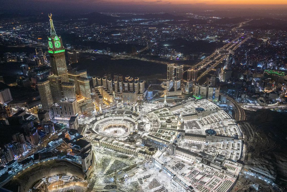 قال تعالى: {وَإِذْ جَعَلْنَا الْبَيْتَ مَثَابَةً لِّلنَّاسِ وَأَمْنًا}

#المسجد_الحرام