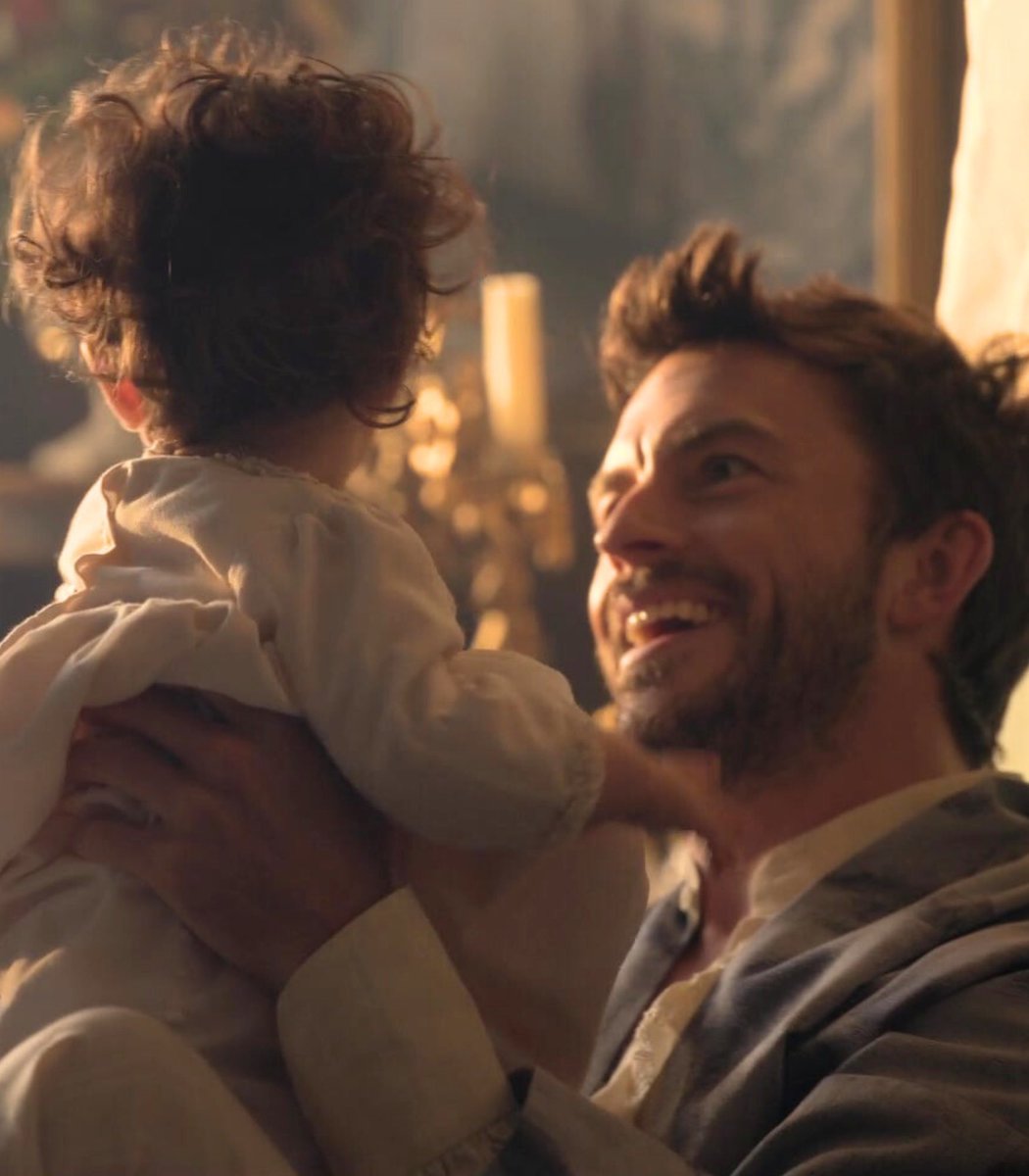 always looking up at an edmund 🥲🥺