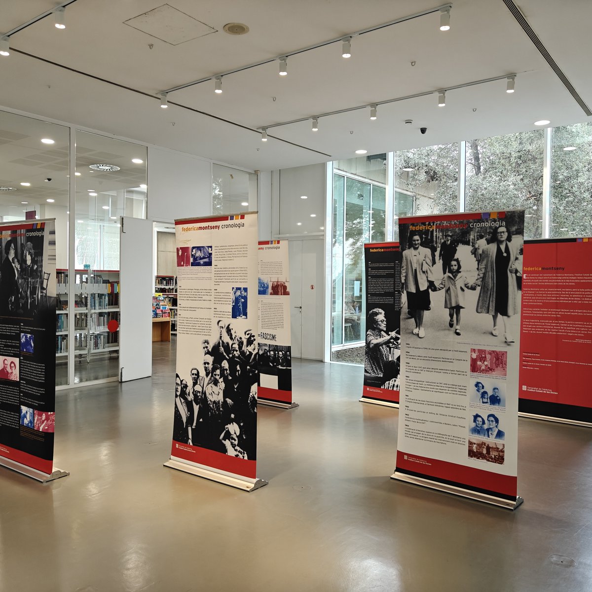bibliotequeSBOI's tweet photo. 📢Exposició del @icdones 
FEDERICA MONTSENY 1905-1994
Federica Montseny volia ser, essencialment, escriptora, però la lluita política es va imposar i va marcar la seva existència. 
🗓️Fins el 14 de març
📍 Biblioteca Jordi Rubió i Balaguer
#SantBoi #agendaSB #exposició #biblioJRB https://t.co/Dqnqxwa7kh