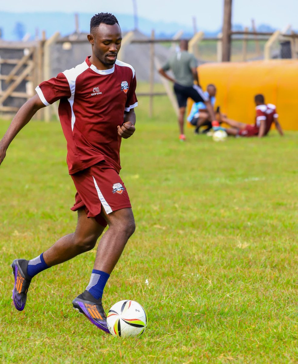 Apuuli BK😎 tweet media