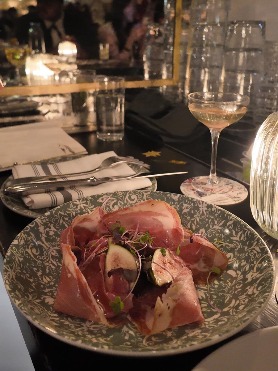 JustinRamsnh's tweet photo. The exquisite Italian ham and figs made for a delicious and satisfying meal. https://t.co/DYkWUvJryN