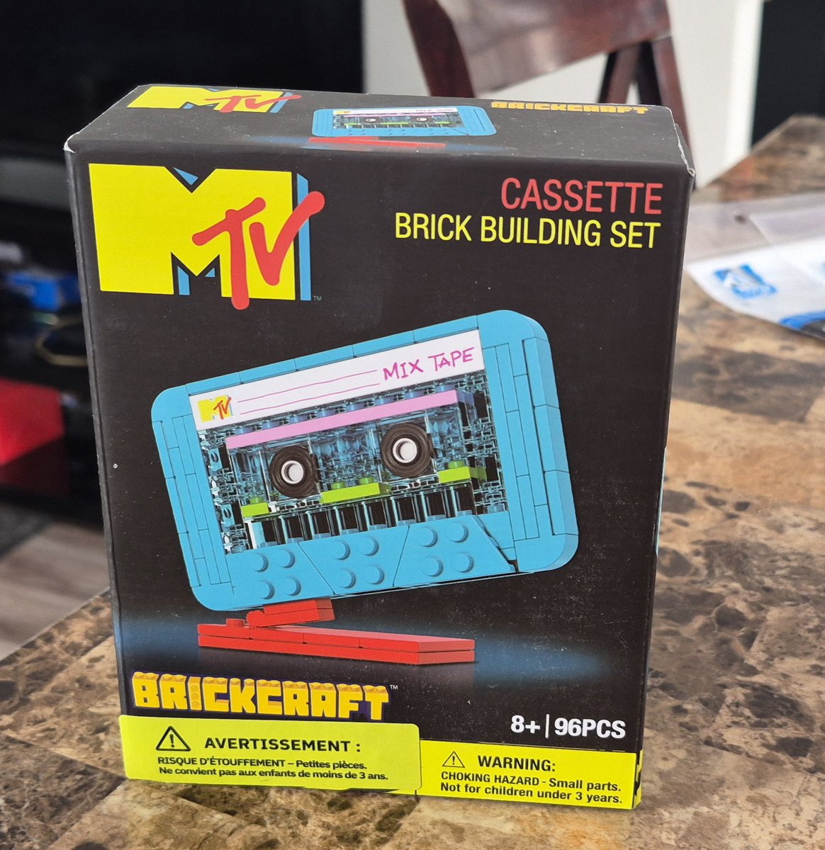 KRXworldWIDE's tweet photo. Couple finds at Dollarama by No Frills, now I gotta find the @MTV boombox one!
#Dollarama #DollaramaCanada #DollaramaFinds #MTV #Casette #CassetteTape #BuildingBlocks #Brickcraft #BeavisAndButthead #Slippers https://t.co/GaxoxIkm11