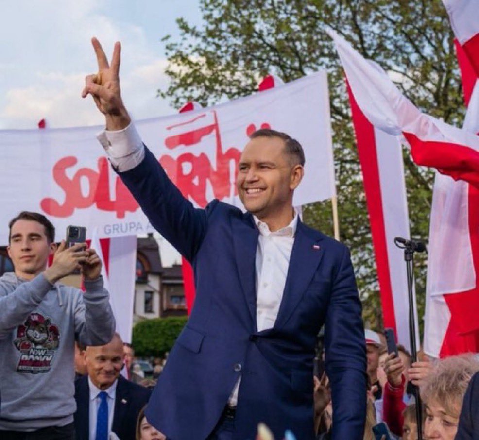 Karol Nawrocki obchodzi dziś swoje 43. urodziny.

Czego mu życzycie ❓️