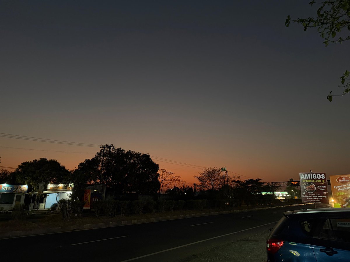 तोहे राहु लागे बैरी, 
मुसकाये जी जलाई  के….

#चंद्रग्रहण