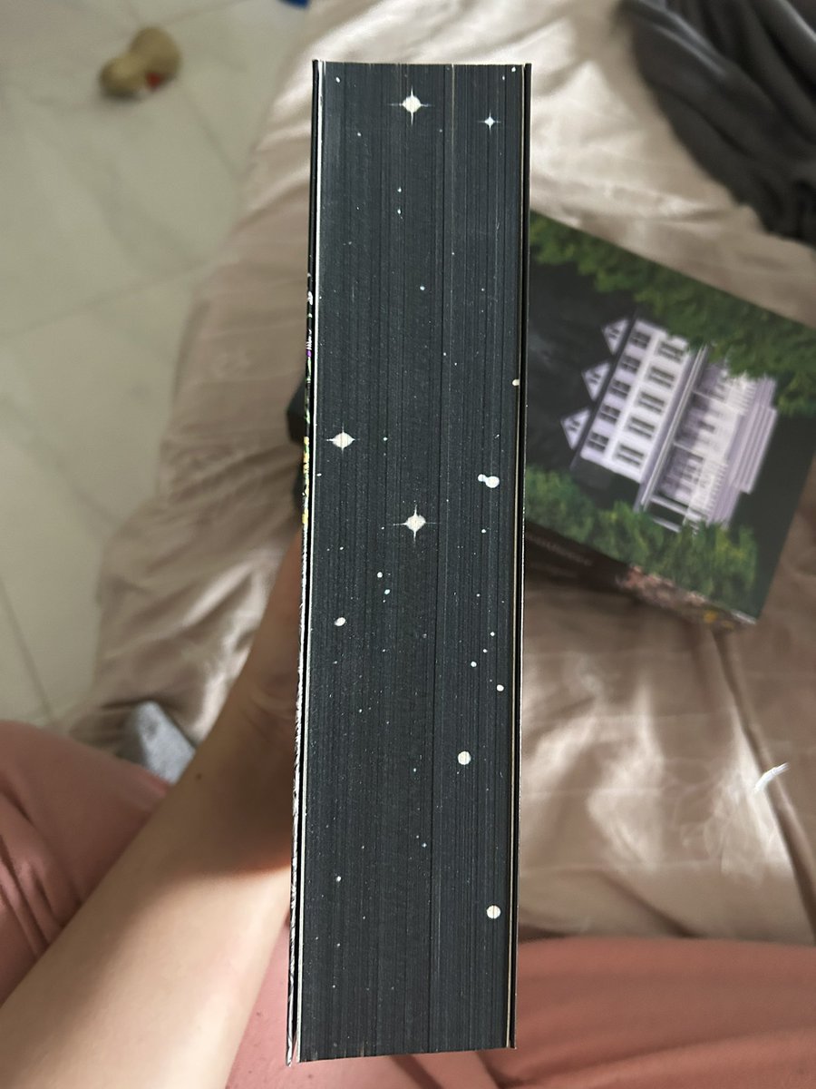 itmuqing's tweet photo. a grossura do livro de POV do edward!!! 😭😭 https://t.co/a9iNljk4hl