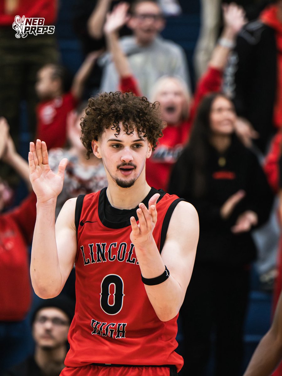 THEnebpreps's tweet photo. NO. 2 GOES DOWN IN DISTRICT FINALS 🚨

No. 12 Lincoln High took down No. 2 Creighton Prep 62-55 in the A3 district final, clinching their first state tournament appearance in 16 years🤯 https://t.co/OFPBuMuhw6