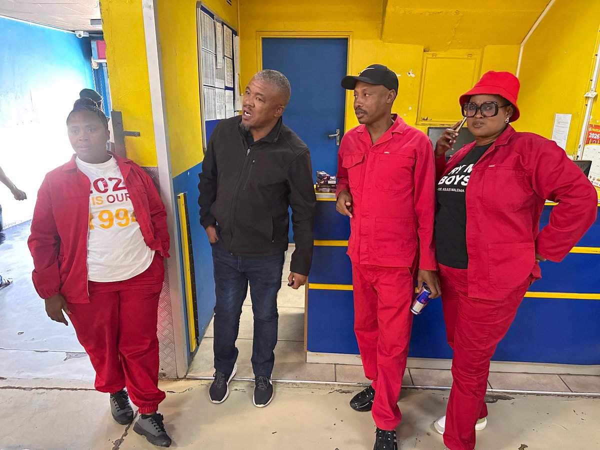 EFF_FreeState's tweet photo. ♦️IN PICTURES♦️

EFF Mangaung public representatives visited Shoprite and Jwayelani store in Thaba Nchu to check if they're selling local products.

This follows a resolution adopted at the 2nd Plenum of the 3rd CCT, which mandates that we assess whether shops stock products produced by black-owned local businesses.