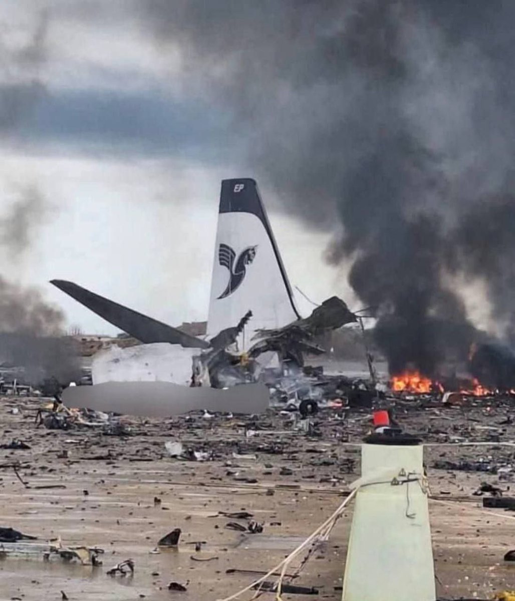 a11andrea's tweet photo. ‼️ Israel y EE.UU. atacan un AEROPUERTO en Teherán 

Las fuerzas estadounidenses e israelíes atacaron el aeropuerto de Mehrabad de Teherán, según la prensa local. Testigos informan de la destrucción de un avión de pasajeros. https://t.co/UE09qgD4sy