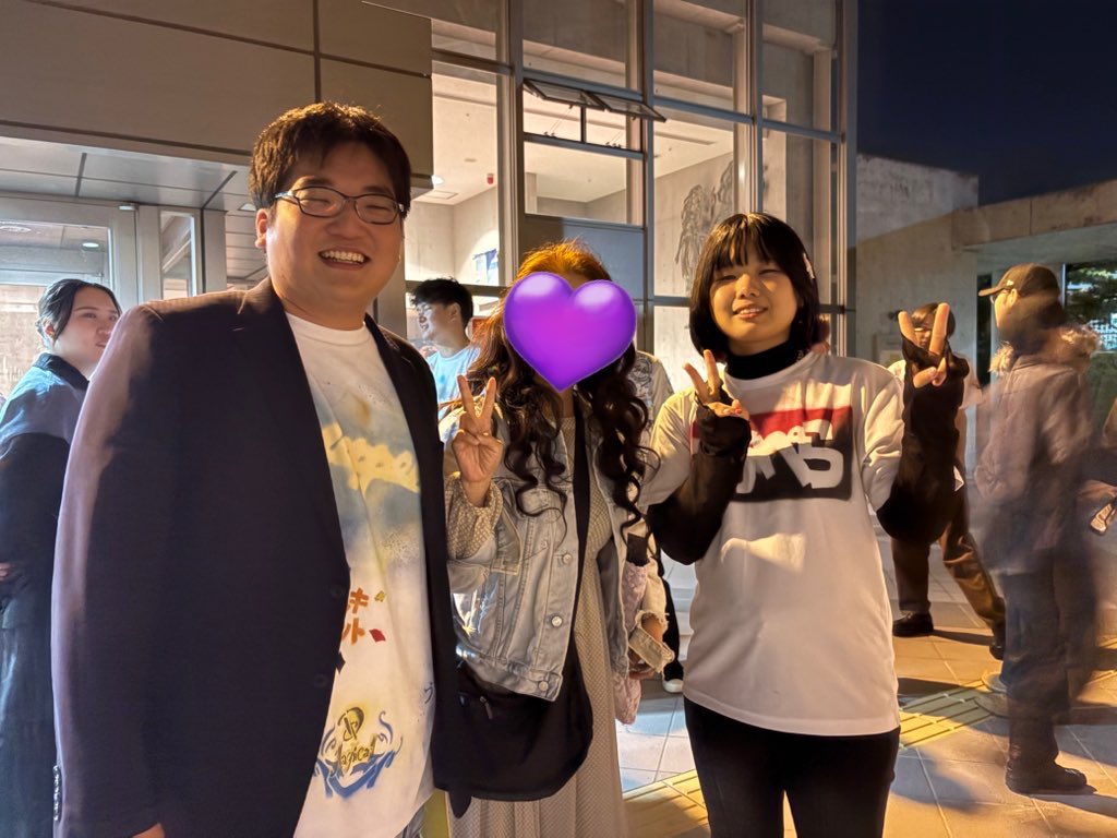 moon_rainbow__'s tweet photo. 大学1年の時から
いっぱい喋ってくれてた
ひなちゃんにともみちゃん🩷

ひなちゃんは歌うととにかく豹変‼️
ムスコ部長
ひなちゃん副部長

ともみちゃんはコミカルお笑い向き🤭

ティガーくんには母子でお世話になってたし
色々話せて嬉しかった🐅

沢山の素敵な先輩達にも恵まれてたね✨ https://t.co/gMX0ssXkQB