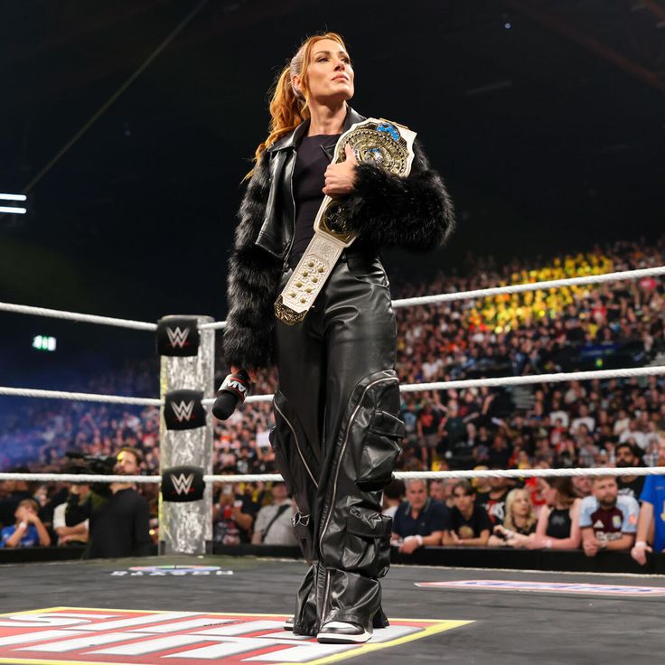 𝐌𝐈𝐀 tweet media