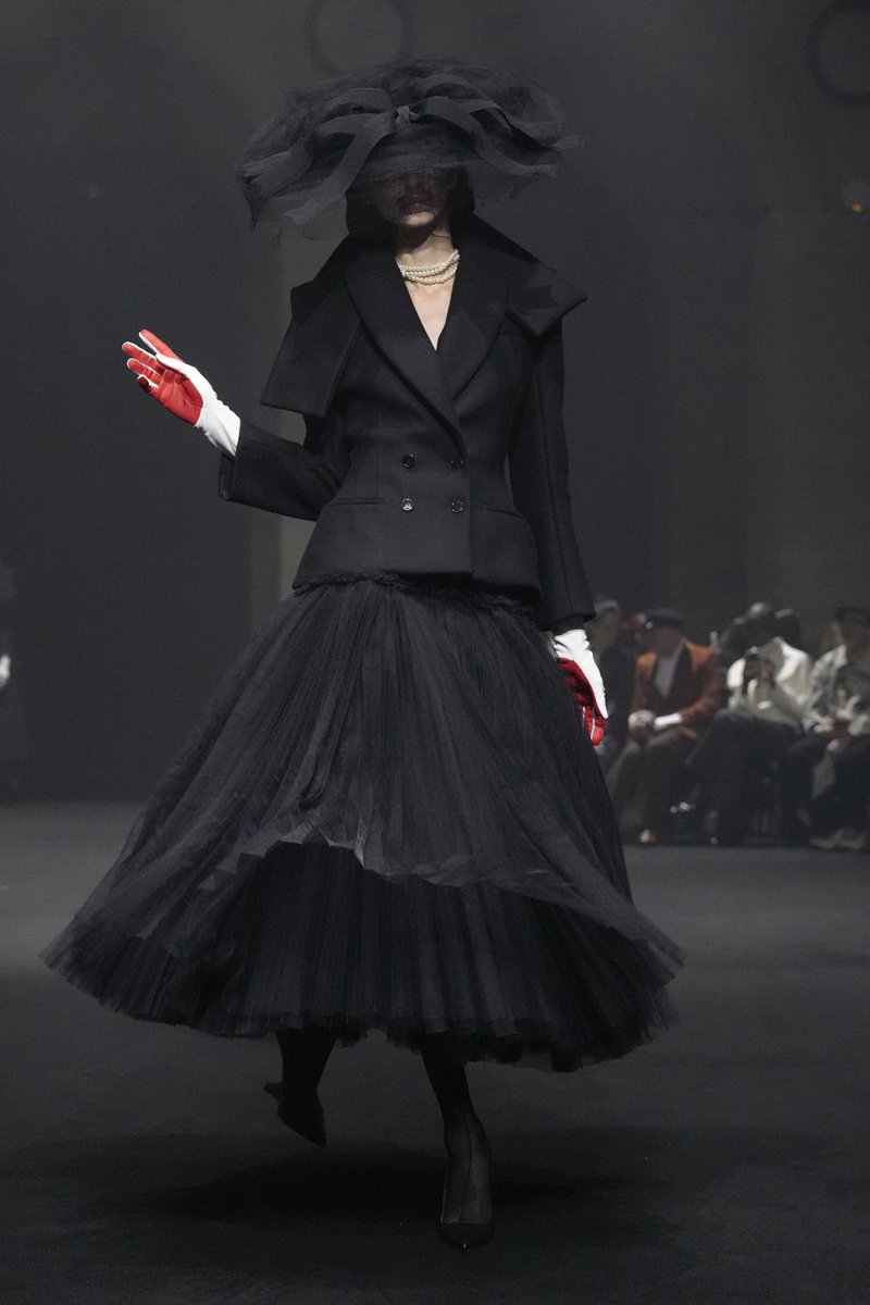 jacquemusx's tweet photo. Another amazingly creative, well-constructed yet dark collection from Matières Fécales!! https://t.co/DW2x352rG0
