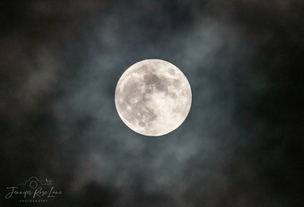 Jens_Starry_Sky's tweet image. Due to clouds and the perspective from my yard, I had to miss the eclipse this morning 😑 But here's a shot of the full "worm" moon through some thinner clouds last night 😃 #FullWormMoon #CloudyMoon @StormHour @MoonHourSocial @SpencerWeather @ThePhotoHour