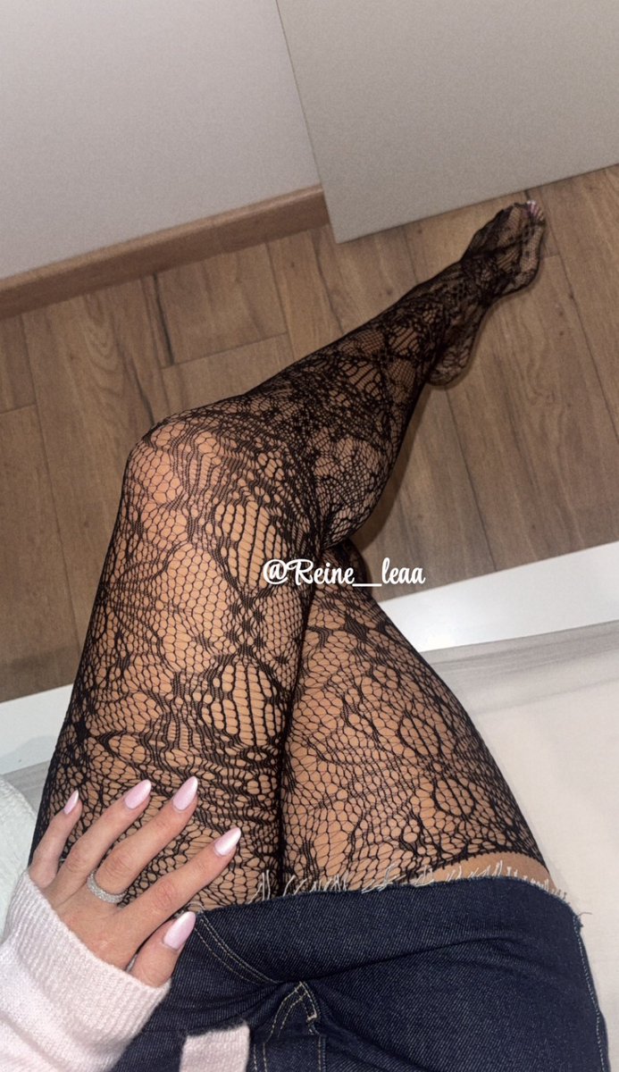 viovioo34000's tweet photo. RT GAME DUO avec @Reine_leaa 

1/2/1
2com dom et 1 soumis

Encore un clebard qui veut vider son compte avec nous deux 🤭

#moneyslave #moneymiss #findom #soumis #domina #dominatrice #feet #pieds #nudes #paypig #humanatm #atm #loser #paywhore https://t.co/fbftpobuVU