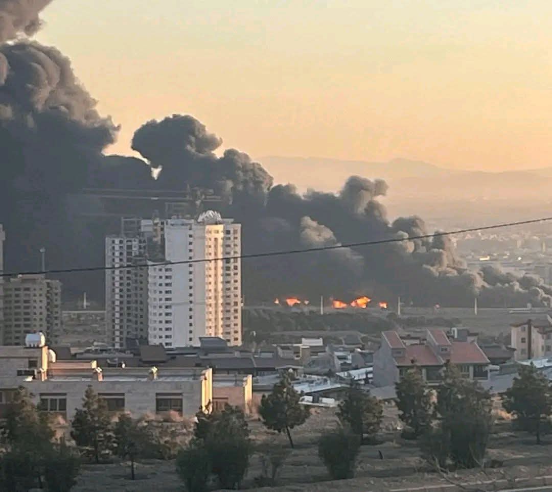 hb_oo11's tweet image. What just happened is a breach that fits the bill perfectly 🤯. Israel monitored a secret meeting of 88 members of the Assembly of Experts in Tehran to choose a successor to Khamenei.
.....
.
They immediately bombed it, killing everyone there, including the candidates for the