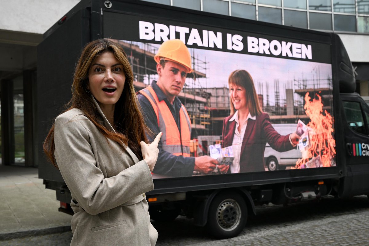 Laila Cunningham tweet media