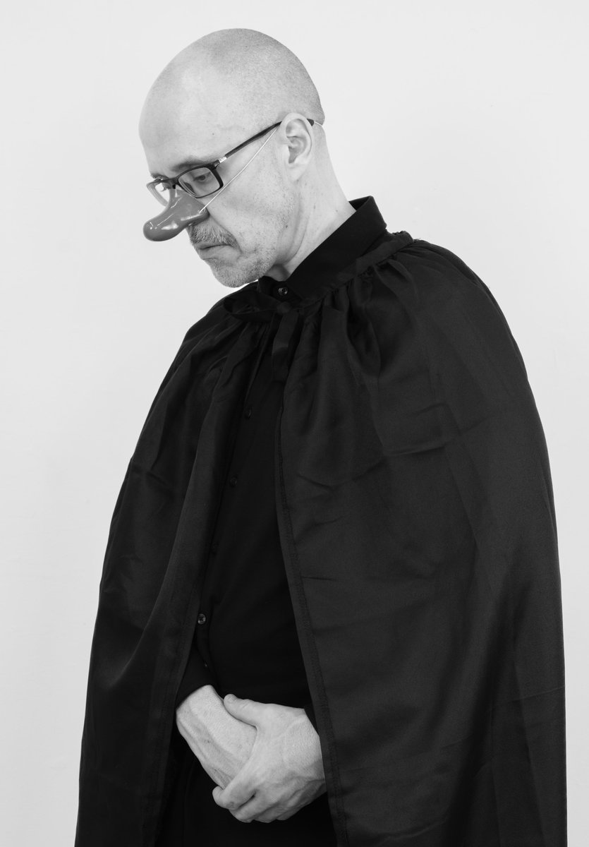 @STEVEGIASSON

INVISIBLE PERFORMANCE NO. 273

ENDING UP A #CLOWN

REENACTMENT OF #EMILIOPRINI. SENZA TITOLO (ALIENO). 1968
PERFORMER: #STEVEGIASSON
PHOTO CREDIT AND PHOTO RETOUCHING: #CHARLESÉTIENNELEBRUN
JANUARY 8, 2026