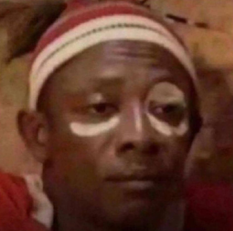 CHRIS 🦄 tweet media