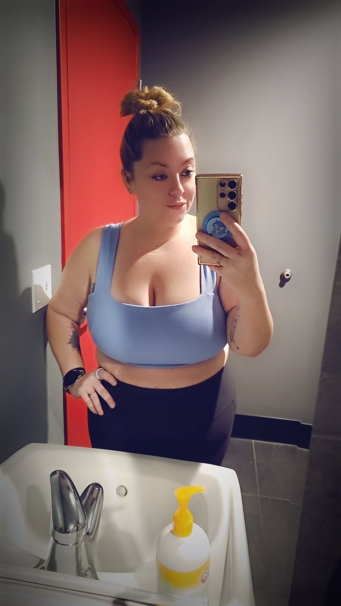 ☆ Alexx Knightly ☆ tweet media