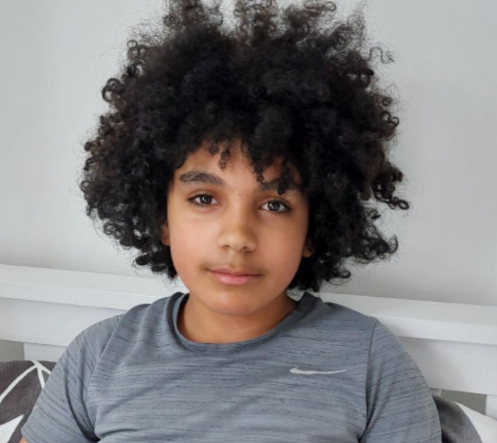 🚨 Help us find #missing 14yo Rio.
📸 4’10” tall, long black curly hair. Last seen in Luton 12pm yest (Mon). 
👕 Black tracksuit and black Nike trainers w/blue tick.
🎯 Links to Camberwell, Southwark and Peckham areas of London.
☎️ Call 101 ref 225 of 2 Mar.