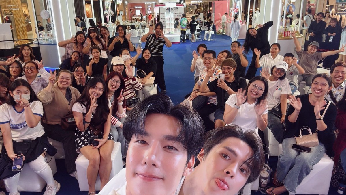 Tee_wongsajaem's tweet photo. ขอบคุณทุกคนมากๆนะครับ ที่มาหากันวันนี้ 

#HackBeautyLab #HackYourSkin #ISDINTHAILAND
#Hengmarkii #TeeBoonyakait https://t.co/MZ6bQncen5