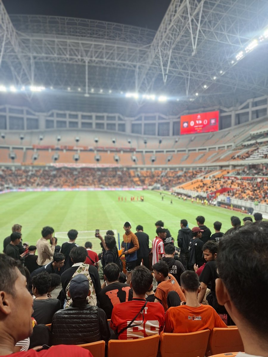 Bal-balan tempekkkkkkkkk
Asuwwwwwww kereekkkkkkkk

Tak belani adoh-adoh suuuuuu
Diancooooooooo

Woy fajar tanggungjawab, minta maaf yg gentle !!!!