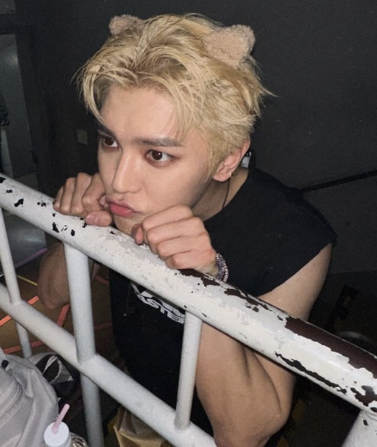 my name                       but they call
is taeyong                     me bubu