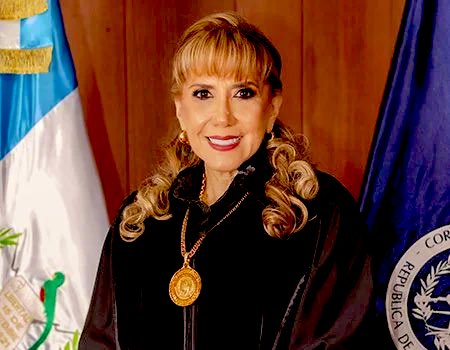 net_gua's tweet photo. #URGENTE CSJ elige como magistrada titular para @CC_Guatemala  a la Doctora Dina Ochoa y magistrada Suplente a la Doctora Claudia Paniagua , 🇬🇹 🇺🇸 😎‼️ https://t.co/Hn4VVudxhK