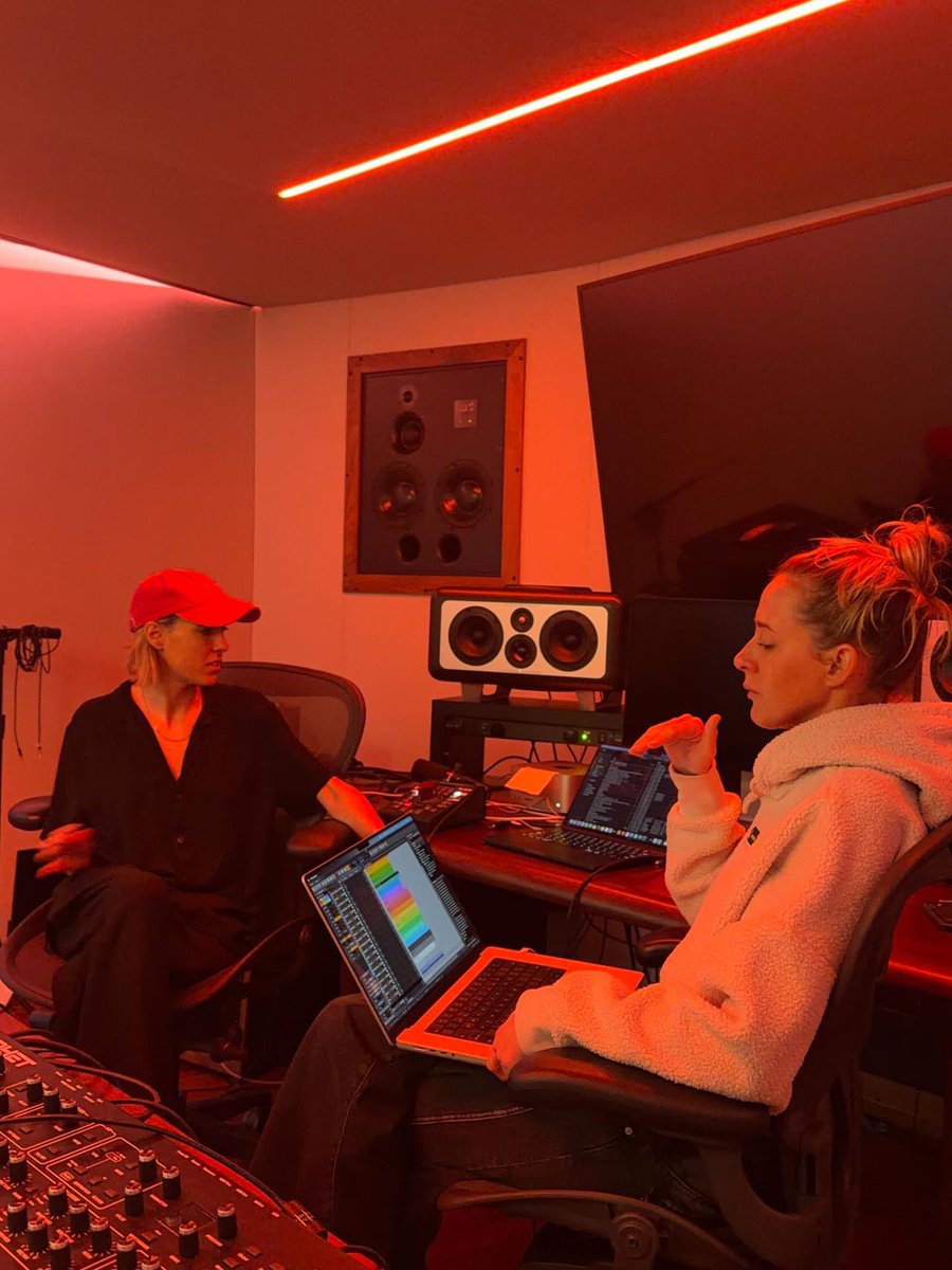 Barefoot Sound tweet media