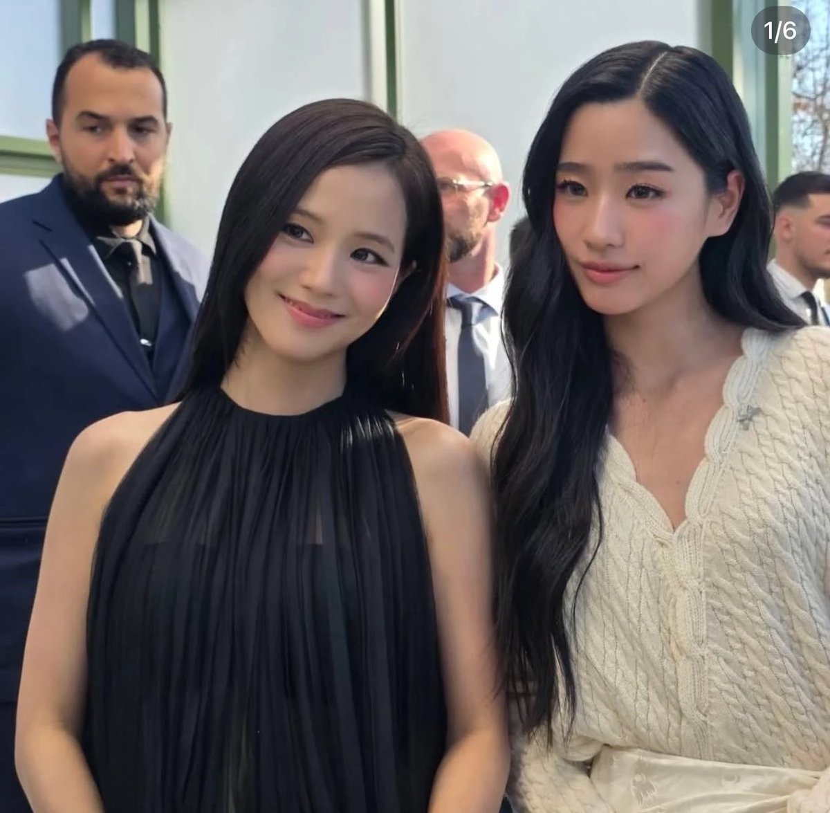 JISOO with Thai Actress Tontawan

JISOO FOR DIOR AW26 
#DiorAW26xJISOO