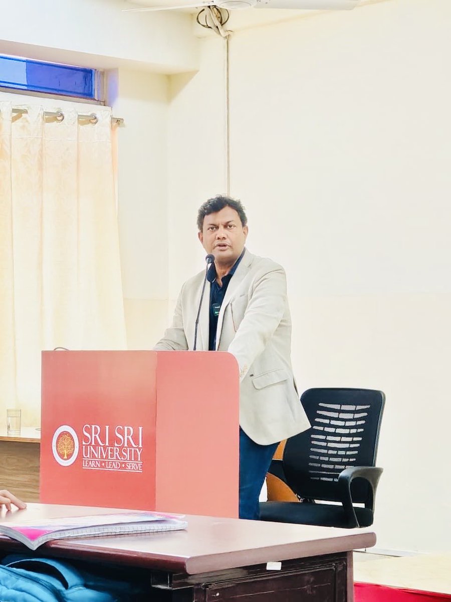 Drddswain's tweet image. During an intense case study session at Sri Sri University.

#casestudy #horlicks #hul #consumerbehaviour #marketing #brandequity #srisriuniversity #jaigurudev