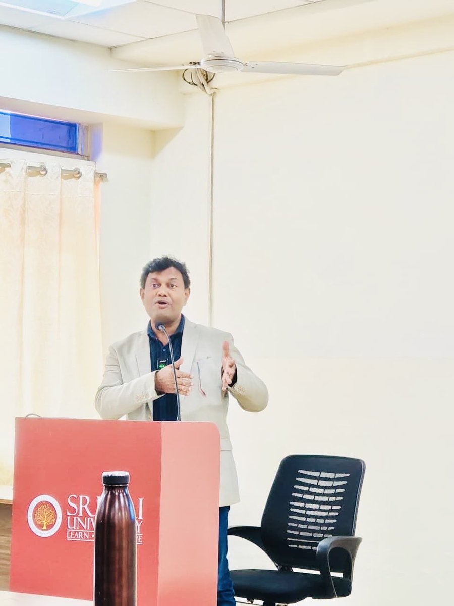 Drddswain's tweet image. During an intense case study session at Sri Sri University.

#casestudy #horlicks #hul #consumerbehaviour #marketing #brandequity #srisriuniversity #jaigurudev