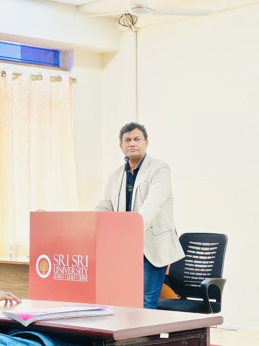 Drddswain's tweet image. During an intense case study session at Sri Sri University.

#casestudy #horlicks #hul #consumerbehaviour #marketing #brandequity #srisriuniversity #jaigurudev
