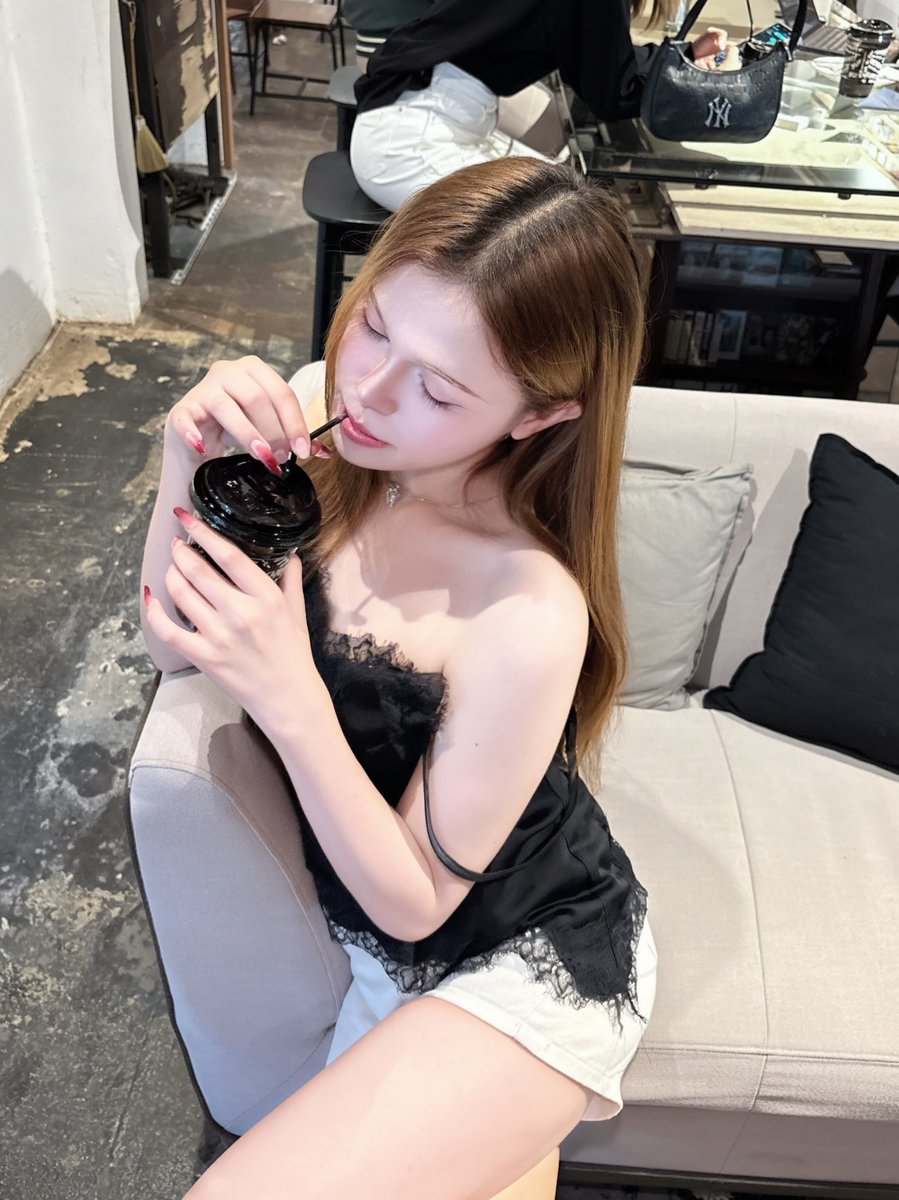 รรินนน tweet media