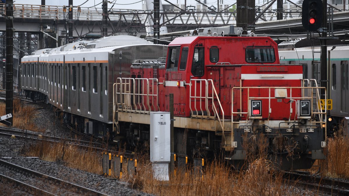hamanegitrain's tweet photo. 2026年3月3日 横浜線内甲種輸送
[備考]
6020系6159編成
〜長津田 DD200-10

新津製6本目の出場。 https://t.co/QHUp3gKtc3