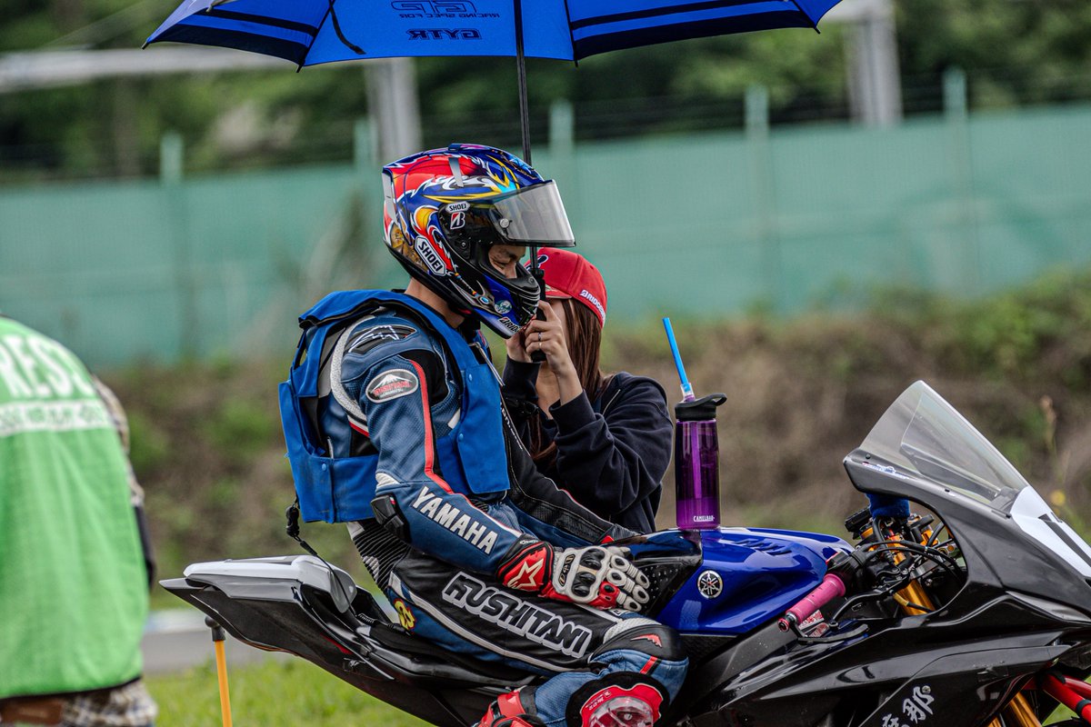 tatsunR6's tweet photo. 3月のHSRトロフィー選手権開幕戦は事情により欠場いたします。
全くもっての予定外、第三子が今妻のお腹の中にいます。
もしかしたら今年はレース自体出れないかも知れません。応援には行きます。あと、行けたらエンジンの慣らしにも行きます。
ニューカラーのカウルお披露目はちと先になりました笑 https://t.co/4xIU6WLU5p