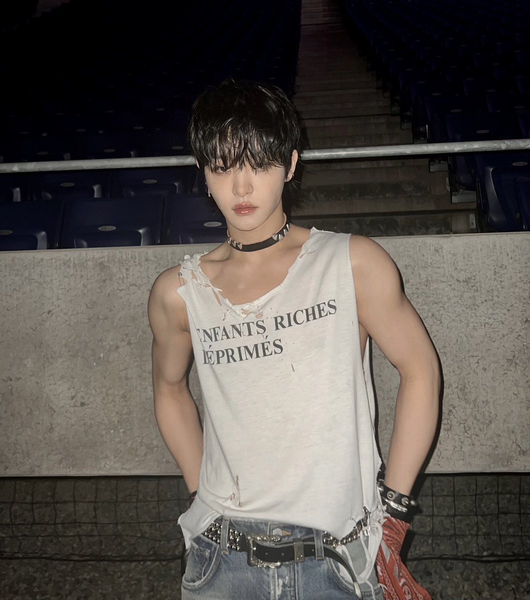 筋肉自慢ポーズ