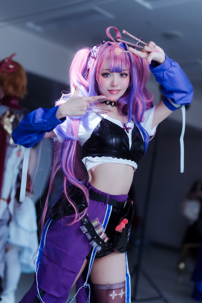 ⚠︎cosplay hololive.綺々羅々ヴィヴィ💅✨

⠀　　　　　。+　✧
　　　　✧･ﾟ｡。･┼
　　 ･ﾟ+°゜
　 ｡゜　　あんたのこと 変えたるから！
　☆
#ヴィヴィメイク