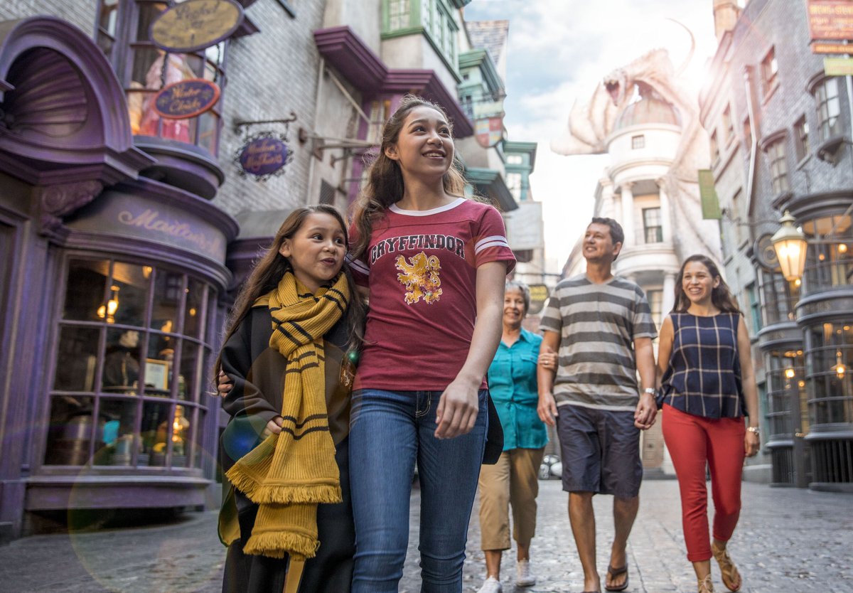1057WROR's tweet photo. The vacation of a lifetime awaits! You could win a @UniversalORL trip for 2 from 105.7 WROR - Includes a hotel stay, theme park admission &amp; nonstop fun 🎢 Listen weekdays for keywords 👉 https://t.co/03QQm0hbjB #contest #sponsored https://t.co/elgyIov2PW