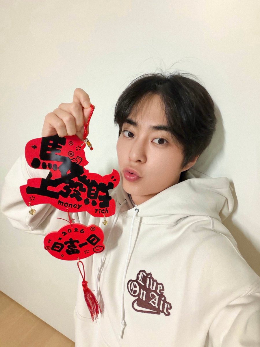 xiuweethome's tweet photo. 260303 INB100_XIUMIN 웨이보💙

马上发财🧧

🔗 https://t.co/pW1zvKzmIt…

#시우민 #김민석 #XIUMIN #シウミン @weareoneEXO @XIUMIN_INB100 @_xiumin_JP https://t.co/Dt8mCbCXqd