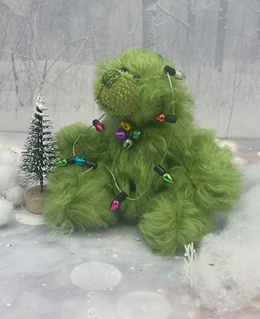 Bärino Bär Forrest 9 cm Künstlerbär Entdecke den einzigartigen Künstlerbär Bärino Bär Forrest!

Dieses liebevoll gestaltete Unikat ist etwa ca. 9 cm groß und wurde von Hand aus hochwertigem Mohair gefertigt.

Bärchen Forrest hat sich festlich geschmückt...
tinyurl.com/24xdvfh3