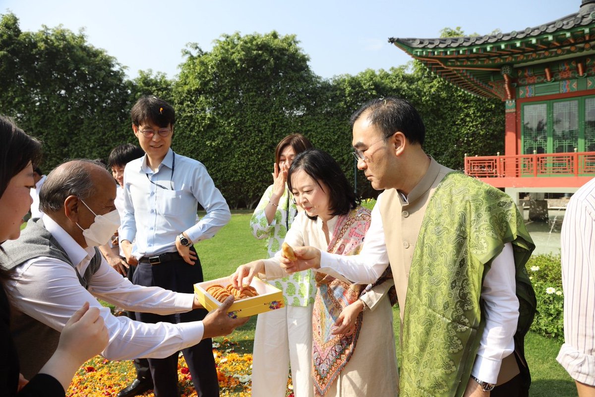 Korean Embassy India tweet media